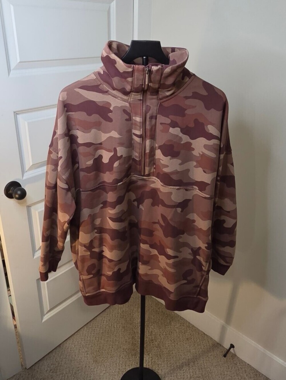Old Navy Oversized Dusty Rose and Mauve XL Camo Half-Zip Pullover Sweatshirt